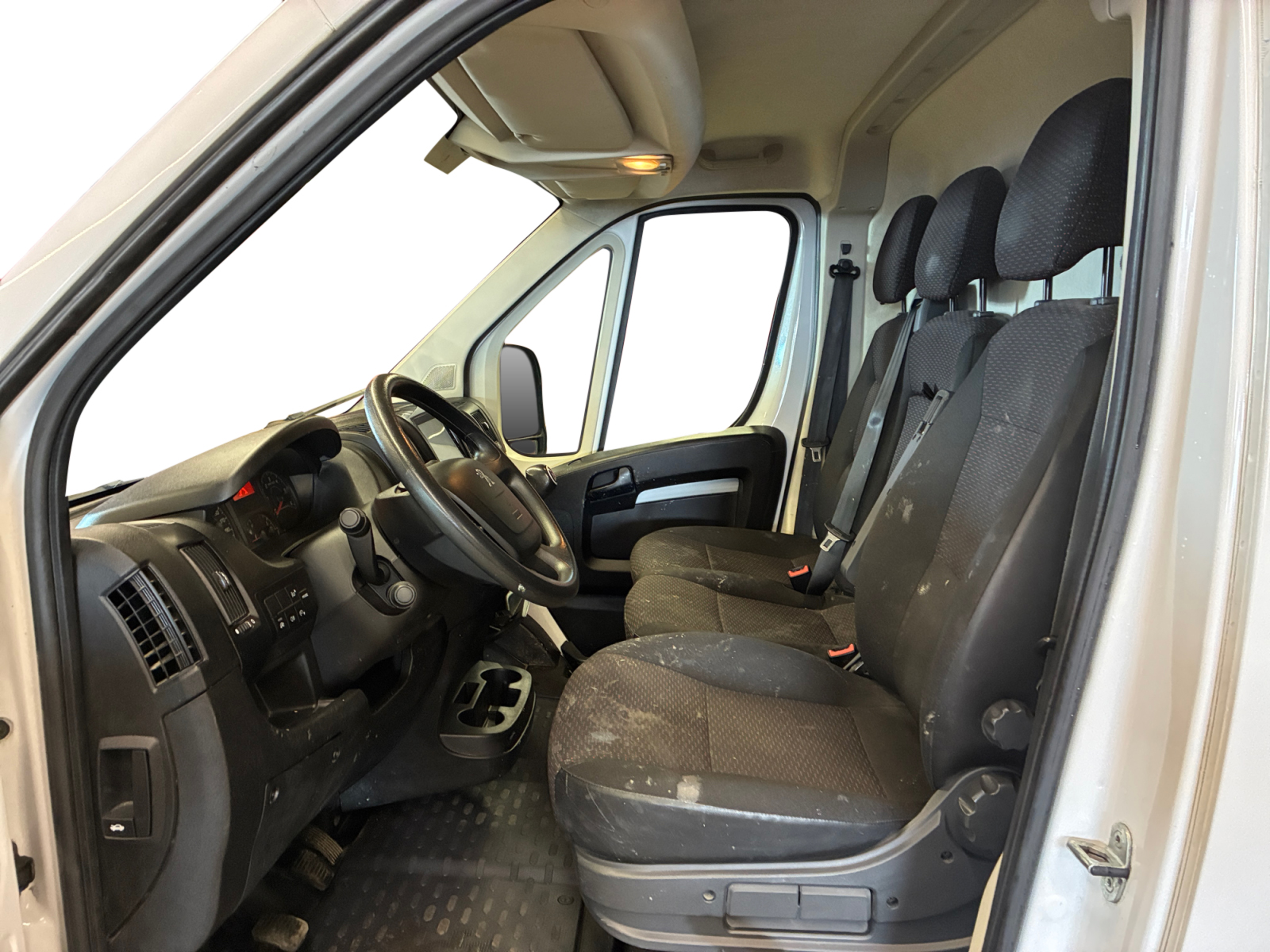 PEUGEOT BOXER TOLE 3.3 T L3H2 BLUEHDI 140 S&S BVM6 ASPHALT 2023