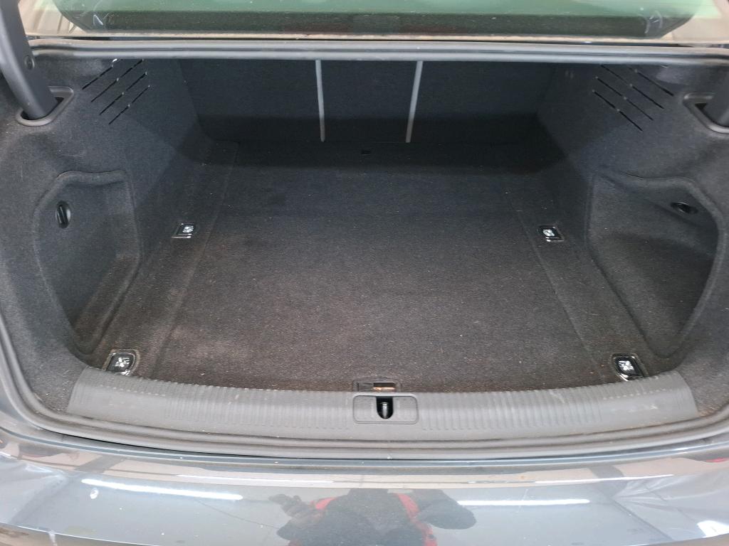 AUDI A4 BUSINESS 40 TFSI 204 S tronic 7 Line 2022