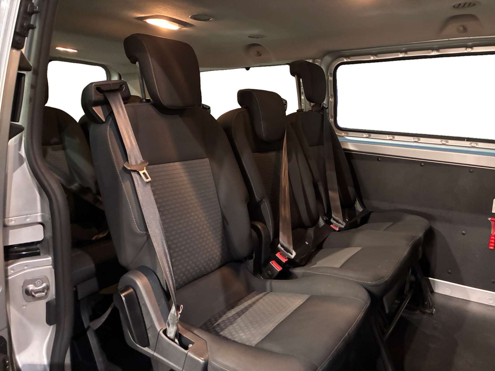 FORD Transit Custom 320 L2H1 2.0 EcoBlue 130 Trend Business 9pl 2021