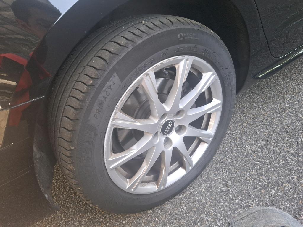 AUDI A4 AVANT 30 TDI 136 S tronic 7 Business Line 2021