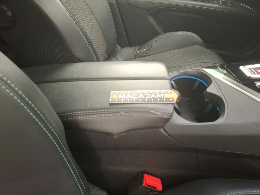 PEUGEOT 3008 Hybrid 225 e-EAT8 Allure Pack 2021