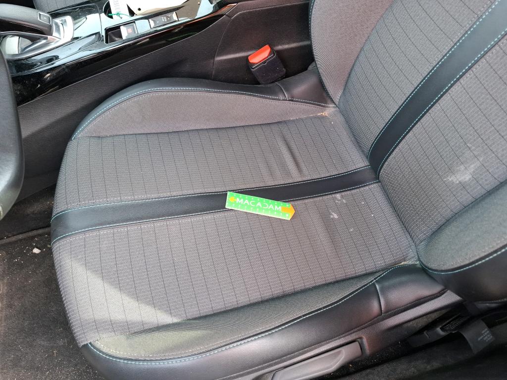 PEUGEOT 2008 BUSINESS PureTech 130 S&S EAT8 Allure 2021
