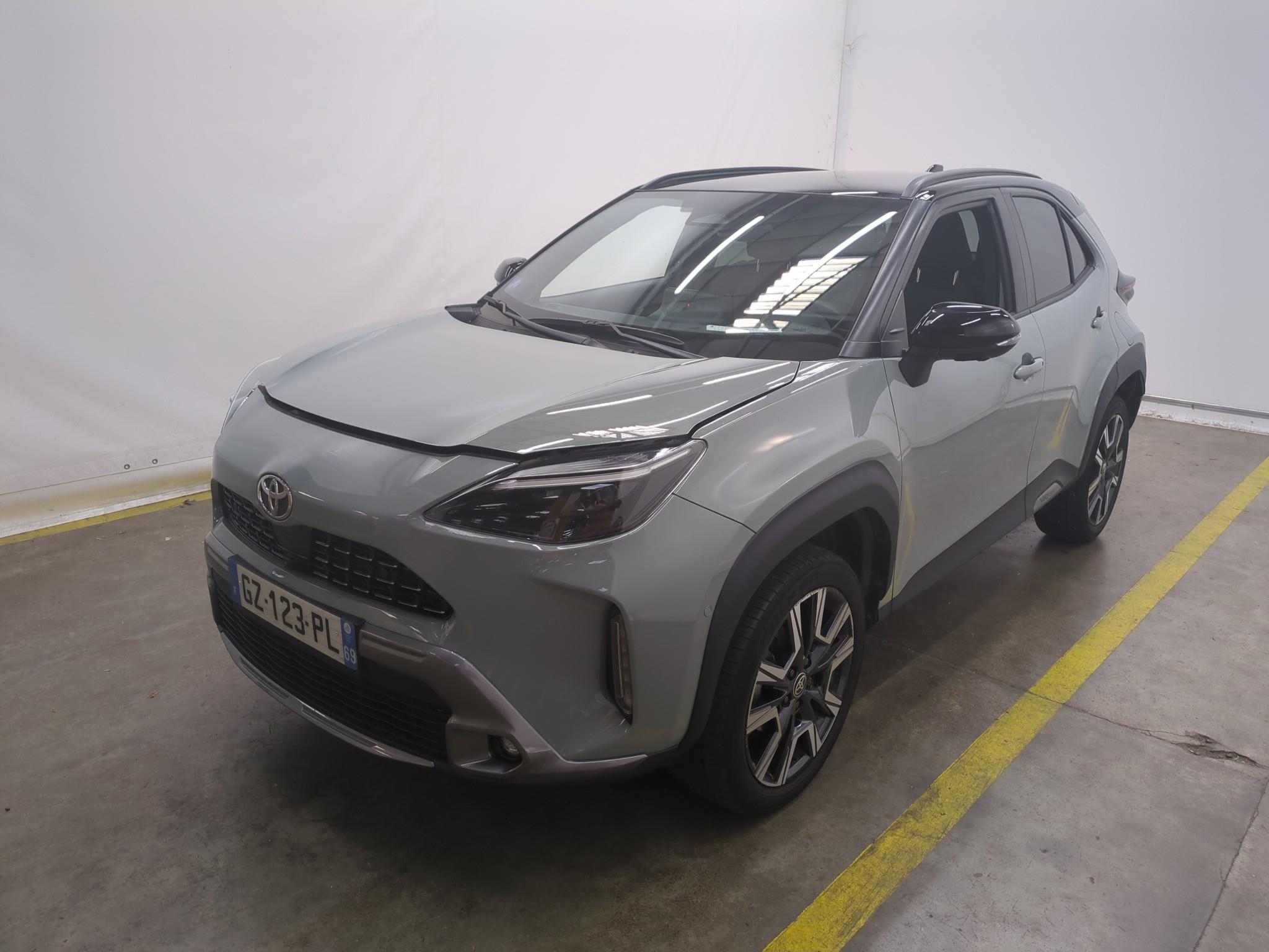 YARIS CROSS