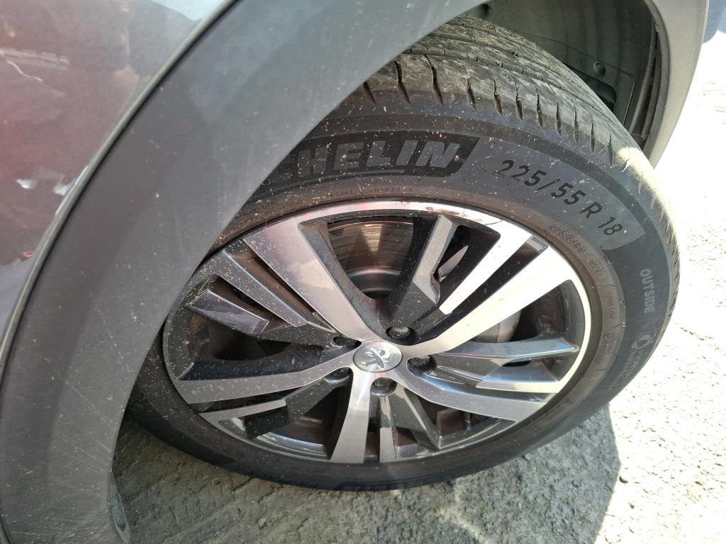 PEUGEOT 3008 Hybrid 225 e-EAT8 Allure Pack 2022