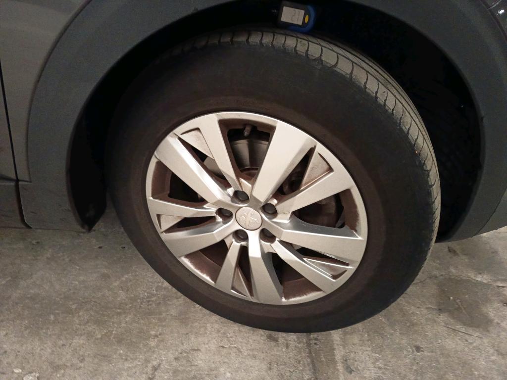 PEUGEOT 5008 BUSINESS PureTech 130ch S&S BVM6 Active 2021