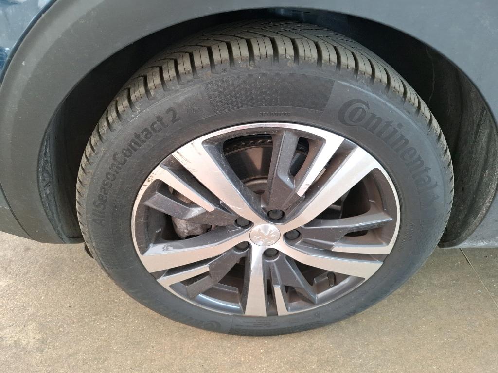 PEUGEOT 3008 Hybrid 225 e-EAT8 Allure Pack 2022