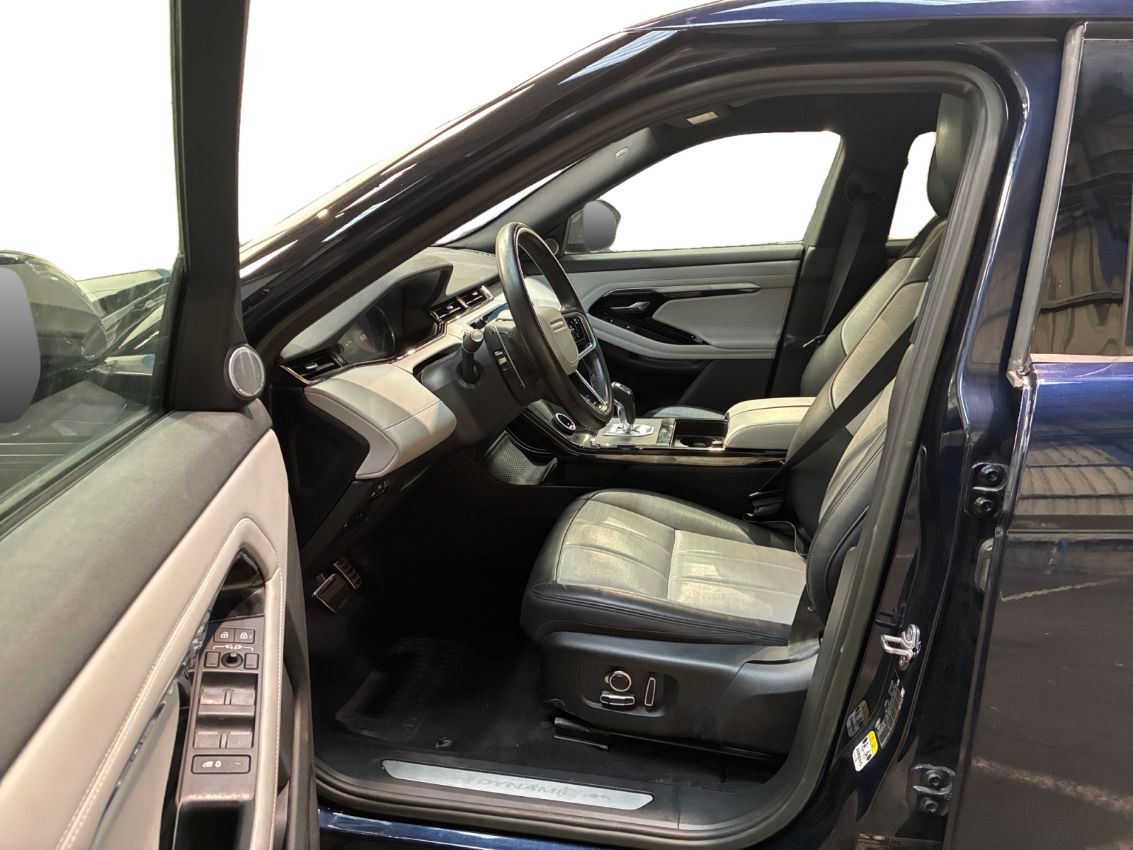 LAND ROVER Evoque Mark III P300e PHEV AWD BVA8 R-Dynamic HSE 2022