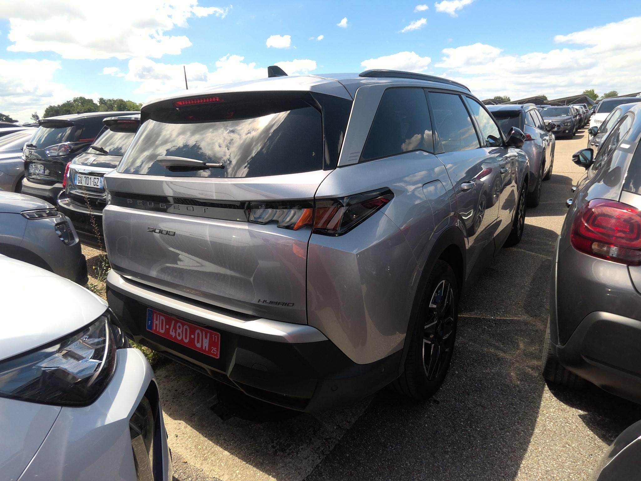 PEUGEOT 5008 Hybrid 145 ch e-DCS6 Allure 2025