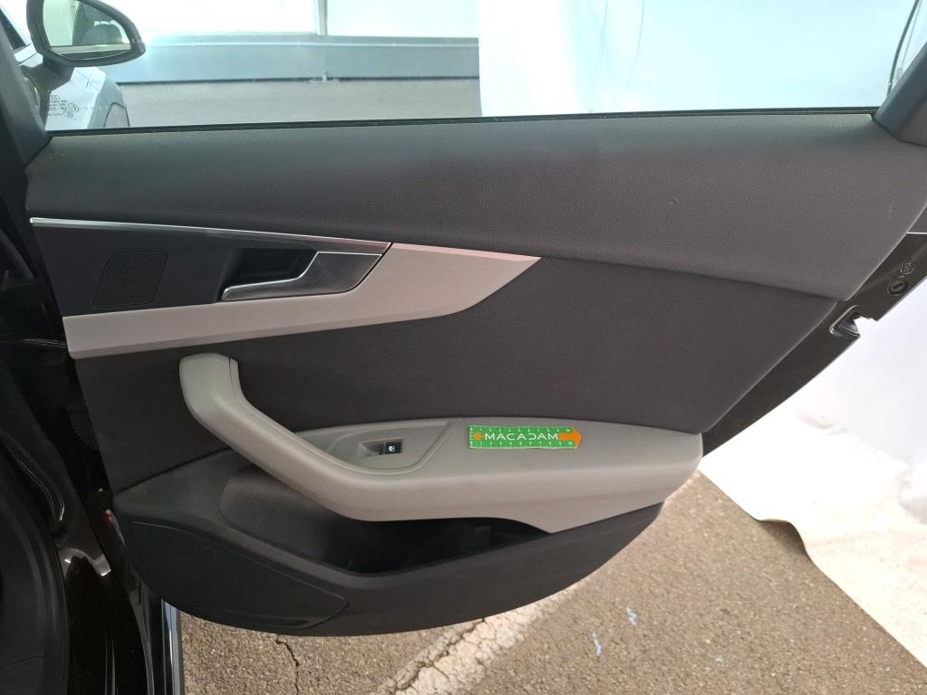 AUDI A4 BUSINESS 35 TFSI 150 S tronic 7 Line 2023