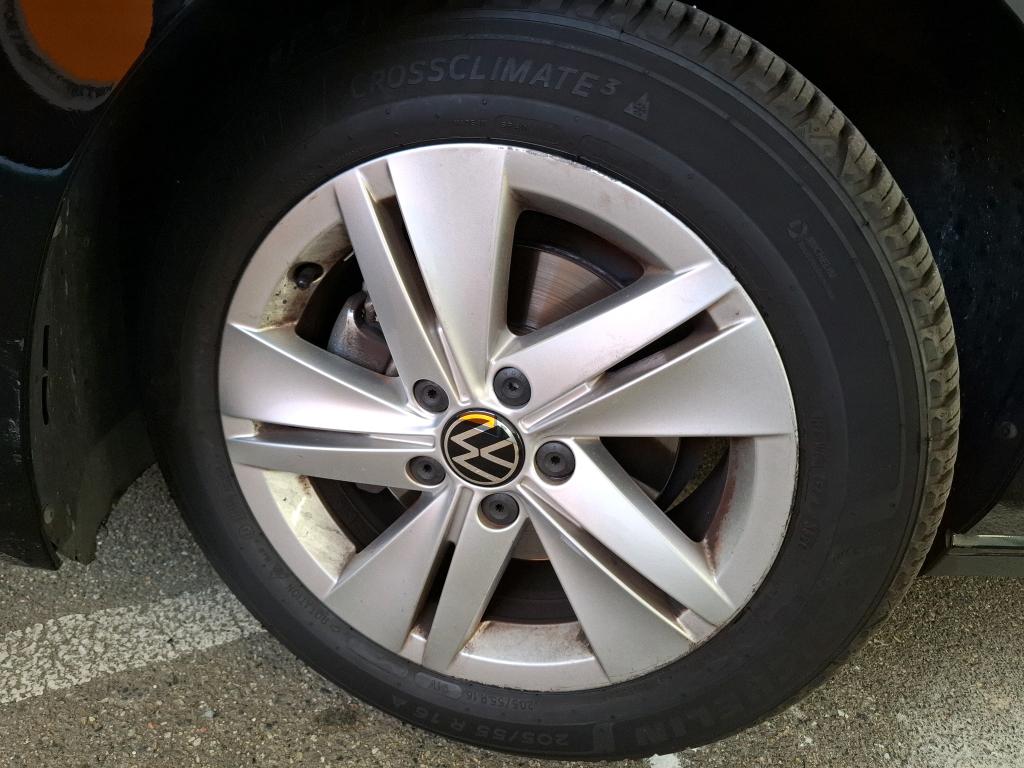 VOLKSWAGEN GOLF 1.0 eTSI OPF 110 DSG7 Life Business 2022