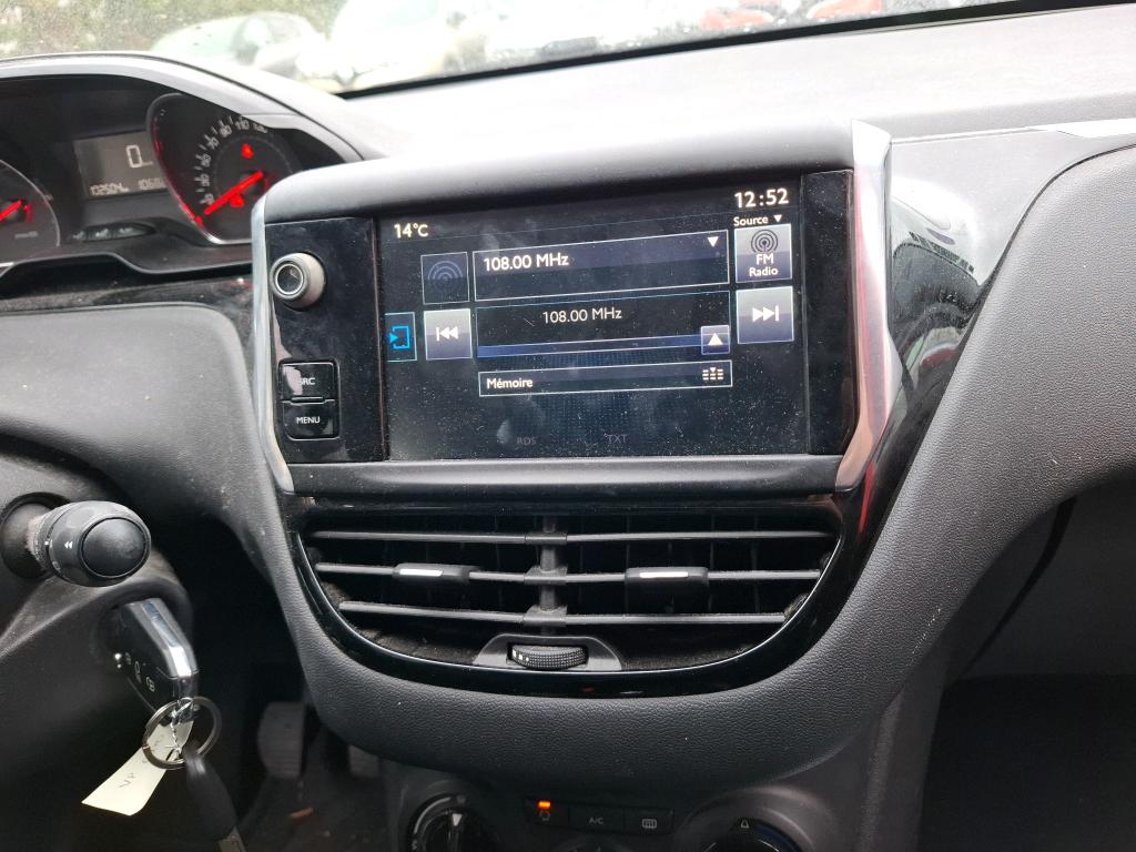PEUGEOT 208 1.2 PureTech 82ch BVM5 Active 2015