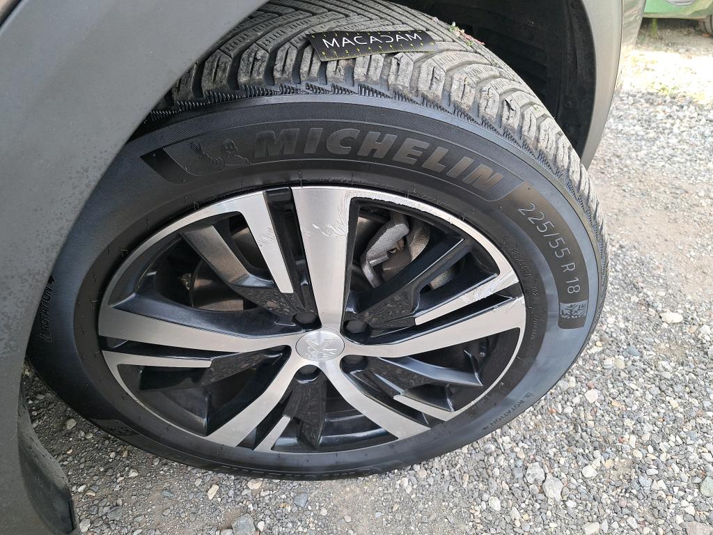 PEUGEOT 3008 Hybrid 225 e-EAT8 GT 2022