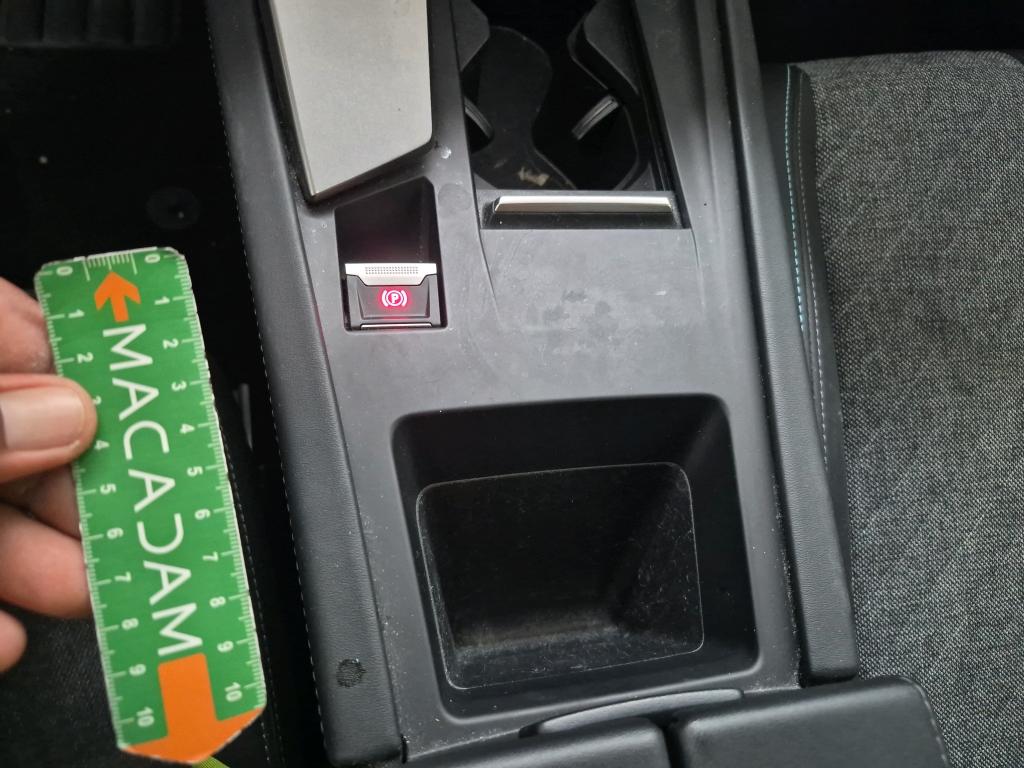PEUGEOT 408 Hybrid 136 e-DCS6 Allure 2024