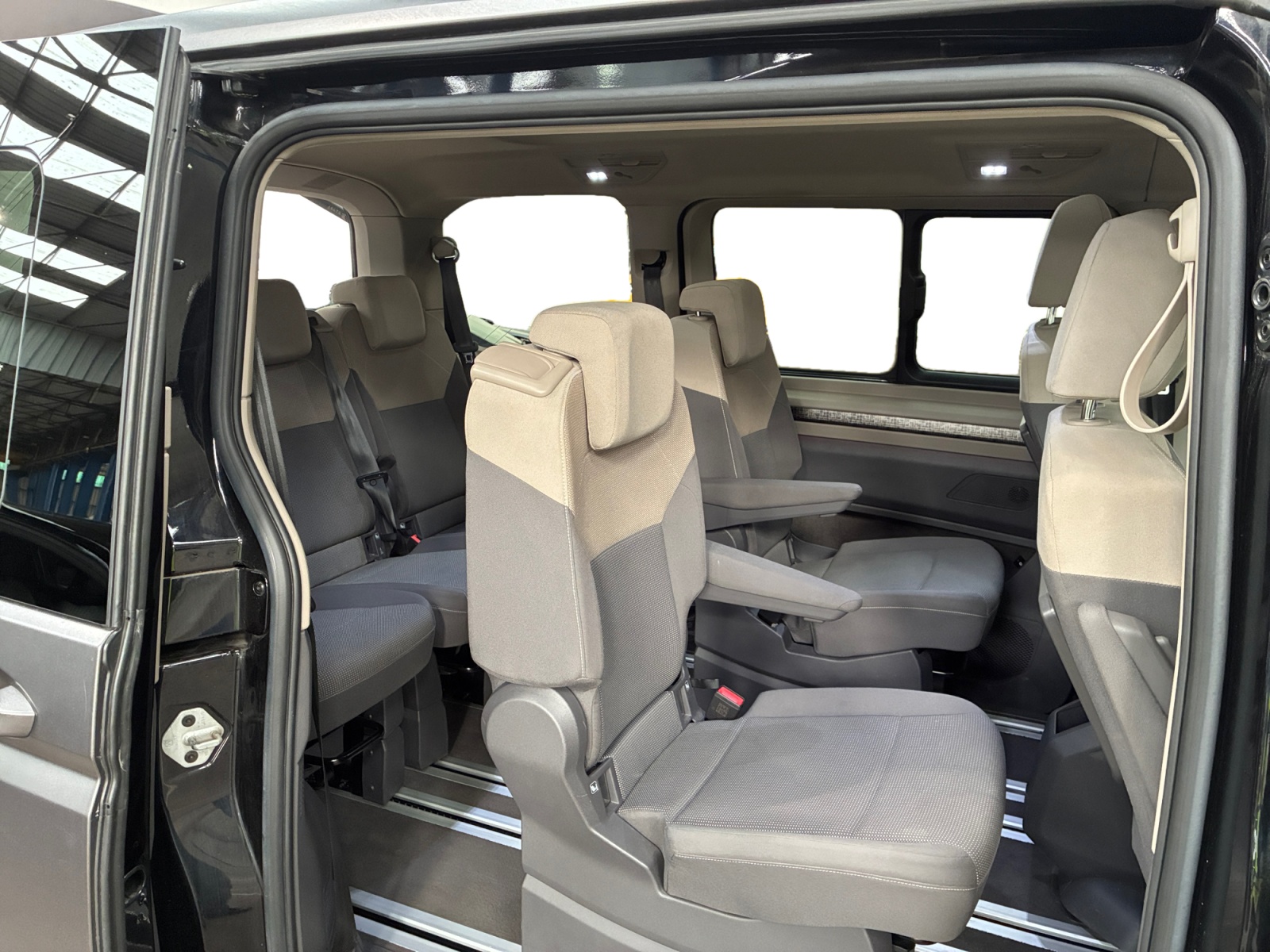 VOLKSWAGEN Multivan Court 1.4 eHybrid 218 DSG6 Energetic 7pl 2022