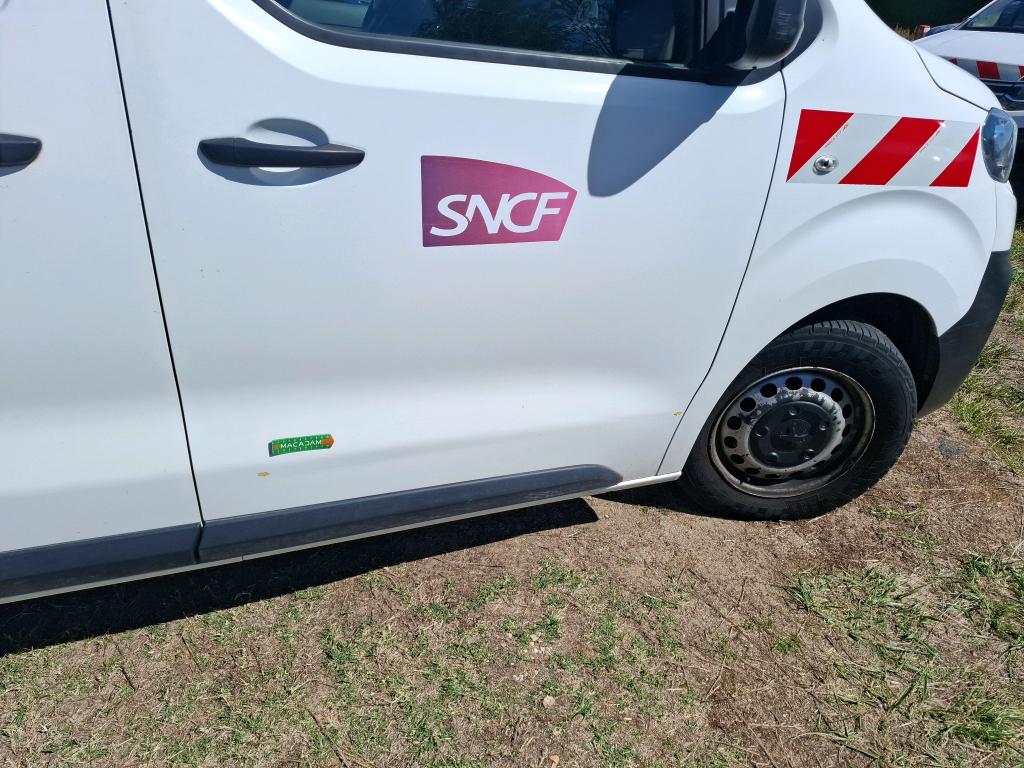 PEUGEOT EXPERT FOURGON TOLE STANDARD 2.0 BLUEHDI 120 S&S BVM6 PREMIUM 2018