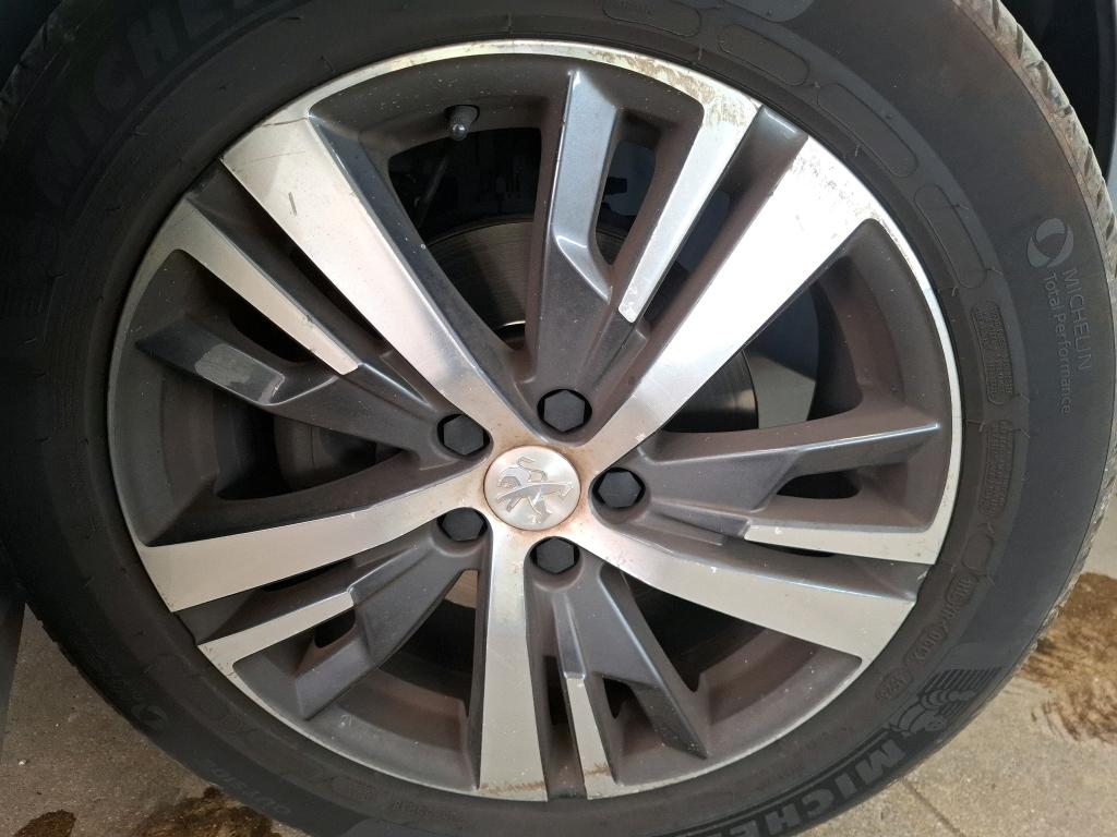 PEUGEOT 5008 BlueHDi 130ch S&S EAT8 Allure 2021