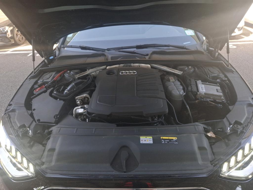 AUDI A4 AVANT 30 TDI 136 S tronic 7 Business Line 2021