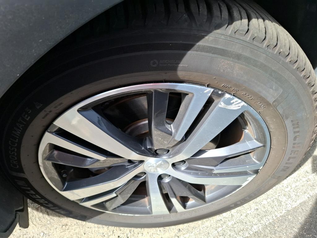 PEUGEOT 3008 Hybrid 225 e-EAT8 Allure Pack 2022