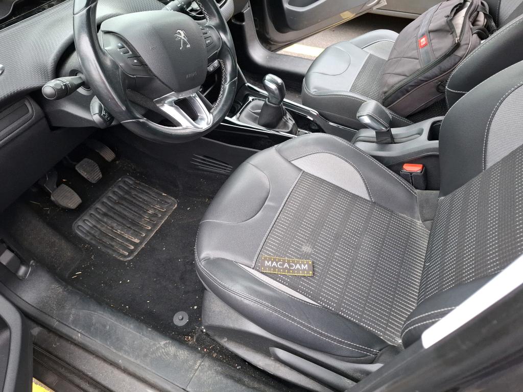 PEUGEOT 2008 1.2 PureTech 110ch S&S BVM5 Allure 2017