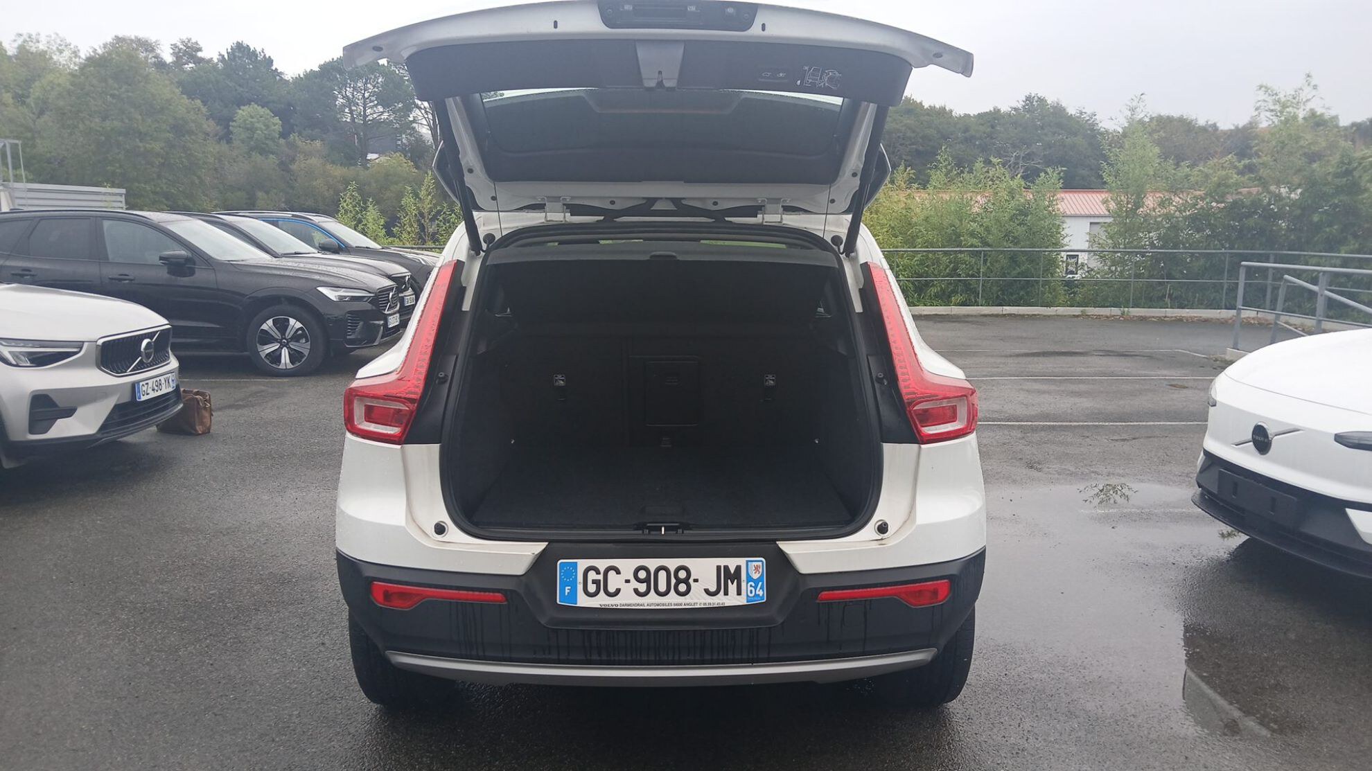 VOLVO XC40 BUSINESS T2 129 ch Momentum 2026