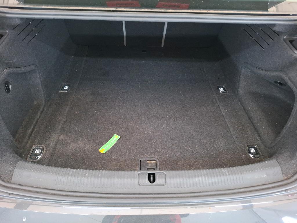 AUDI A4 BUSINESS 40 TFSI 204 S tronic 7 Line 2022