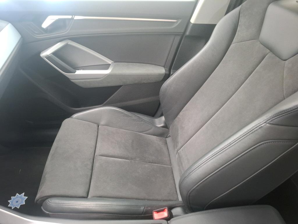 AUDI Q3 35 TFSI 150 ch S tronic 7 Design Luxe 2022