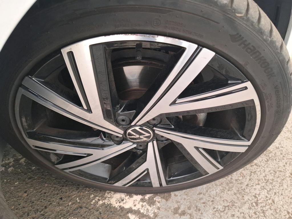 VOLKSWAGEN GOLF 1.5 eTSI OPF 150 DSG7 R-Line 2024