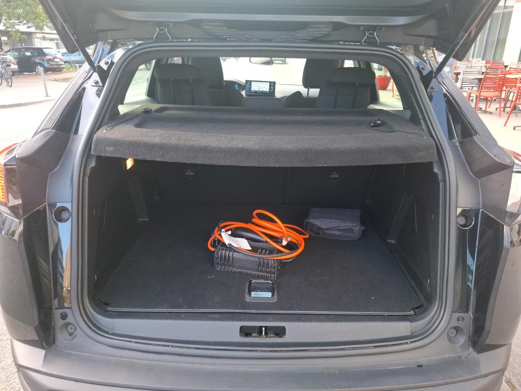 PEUGEOT 3008 Hybrid 225 e-EAT8 Active Pack 2023