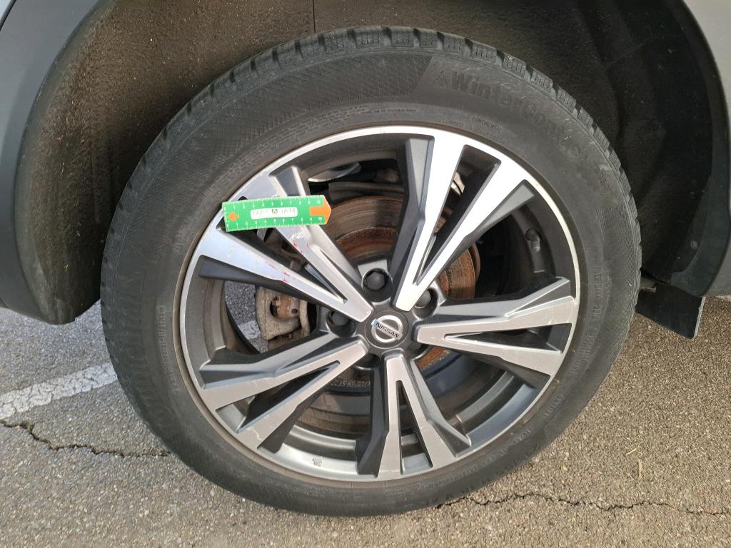 NISSAN  2018