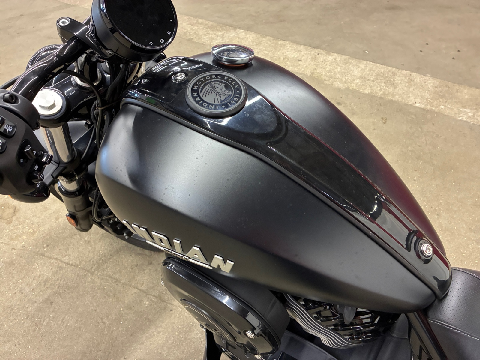 INDIAN Chief Dark Horse 1890 2023