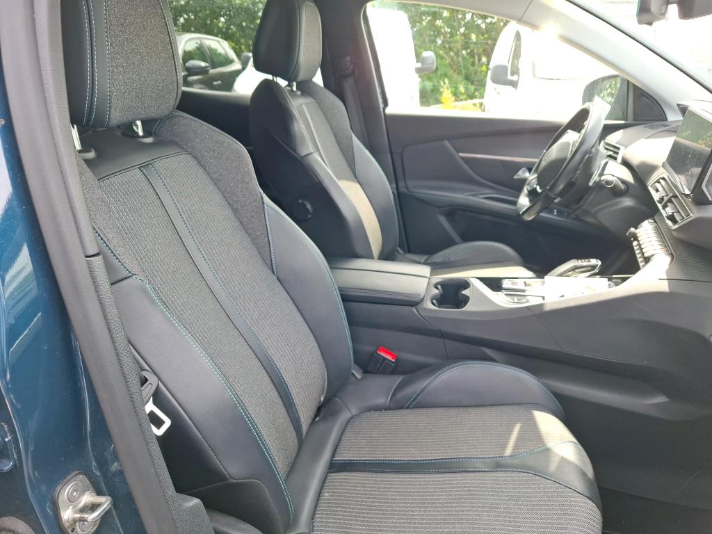 PEUGEOT 3008 Hybrid 225 e-EAT8 Allure 2022