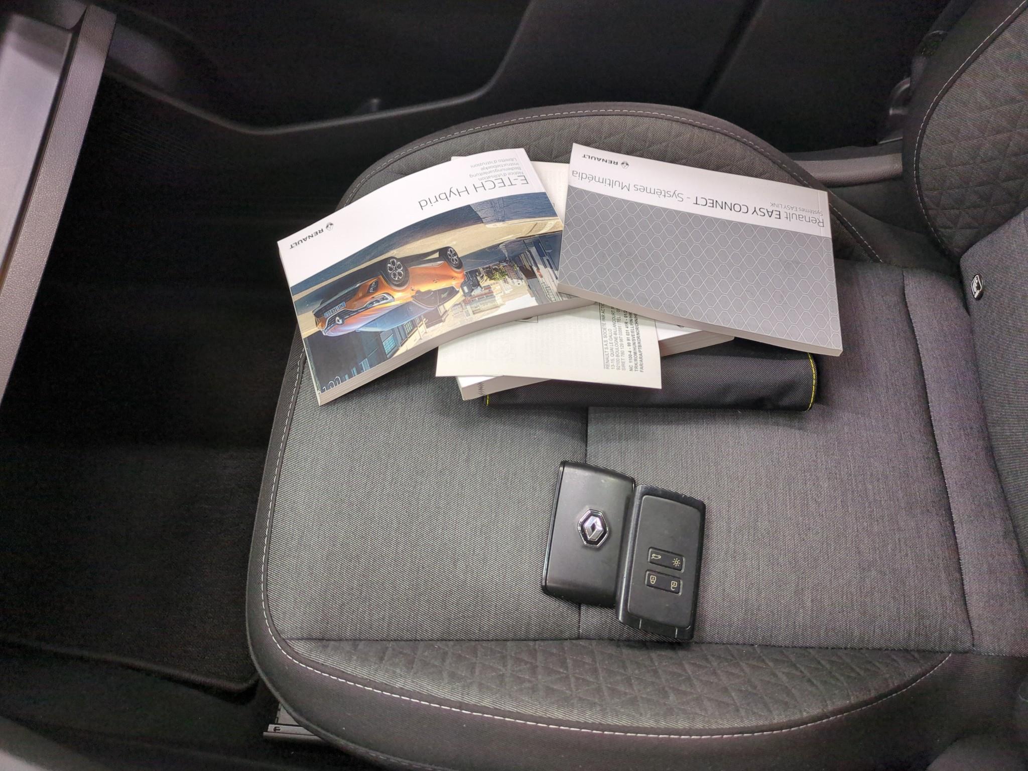 RENAULT CAPTUR E-Tech 145 - 21 Business 2022