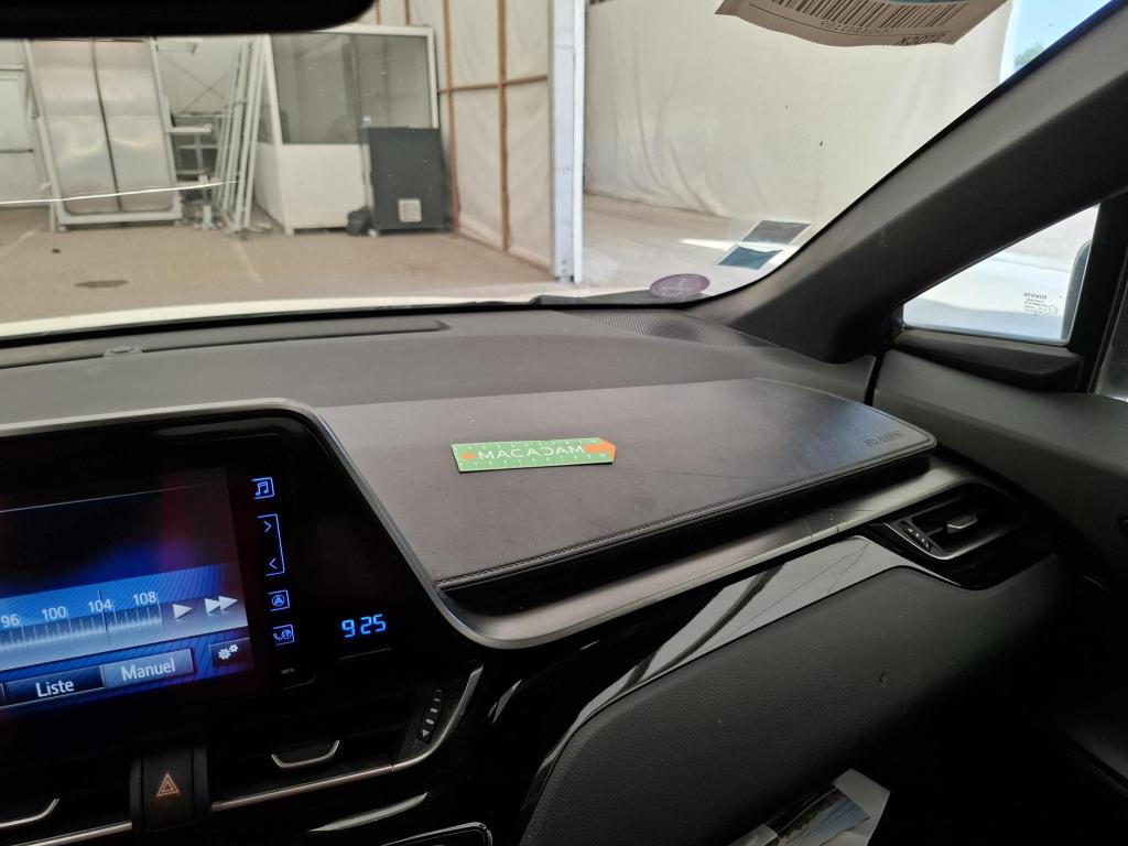 TOYOTA C-HR HYBRIDE 122h Dynamic 2019