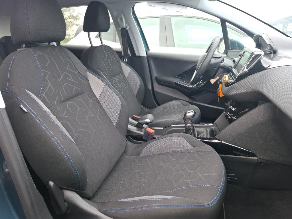 PEUGEOT 2008 PureTech 82ch S&S BVM5 Signature 2019
