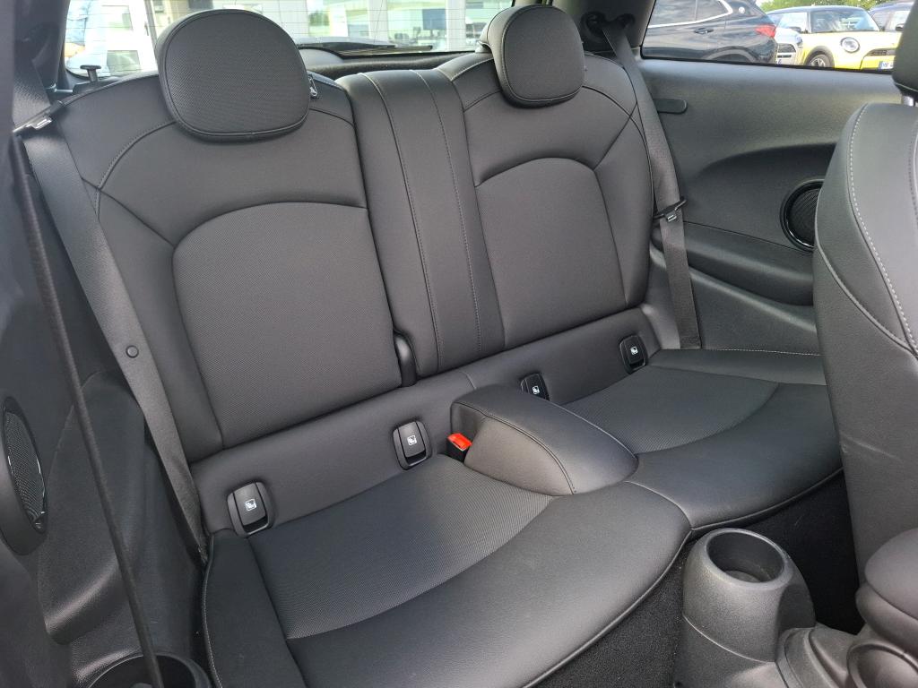 MINI HATCH 3 Portes Cooper 136 ch BVA7 Edition Camden 2023