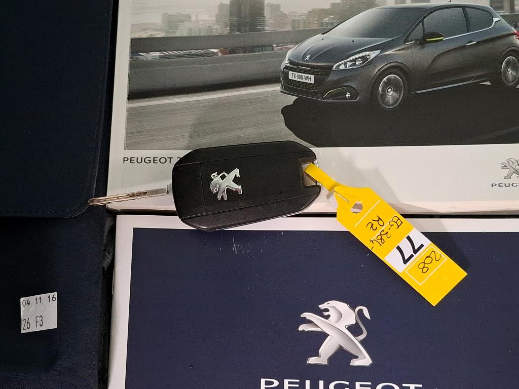 PEUGEOT 208 1.6 BlueHDi 120ch S&S BVM6 Féline 2016