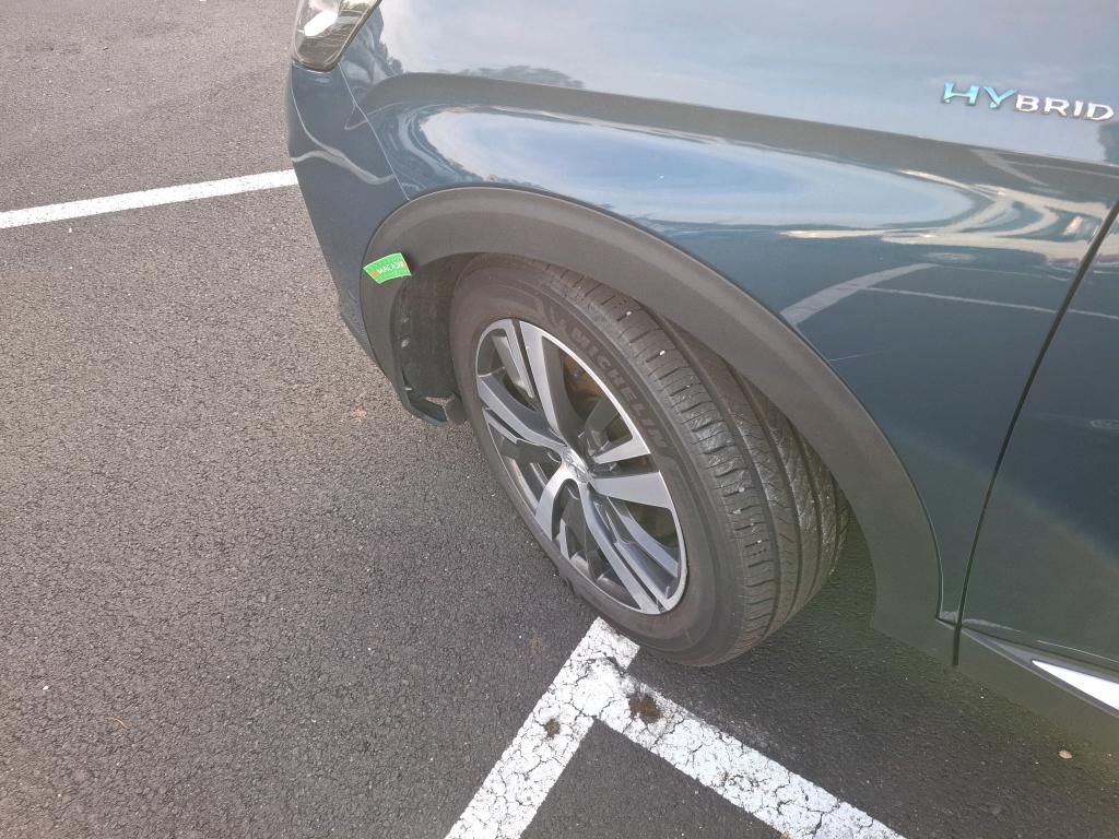 PEUGEOT 3008 Hybrid 225 e-EAT8 Allure 2021