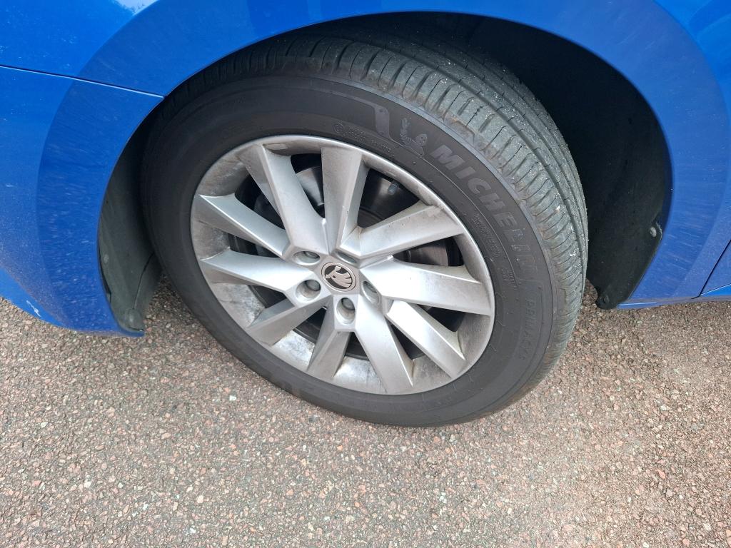 SKODA SUPERB COMBI 2.0 TDI 150 SCR DSG7 Business 2024