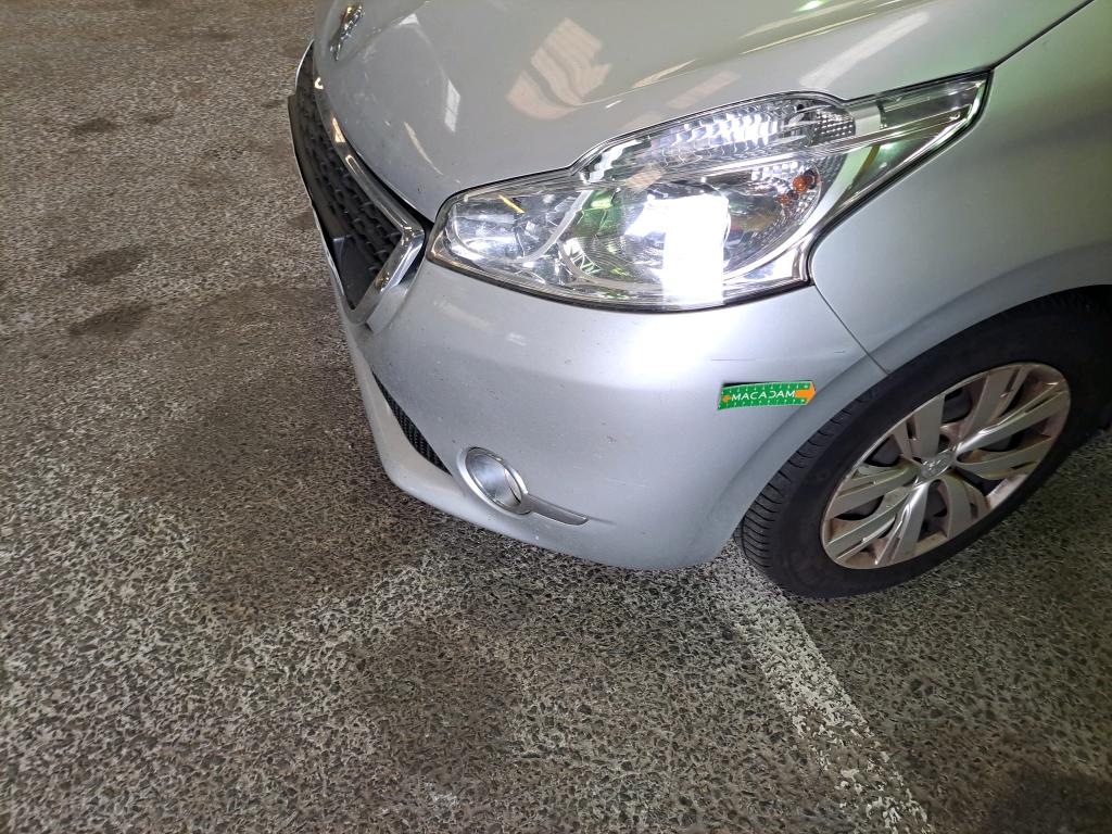 PEUGEOT 208 1.6 e-HDi 92ch FAP BVM5 Active 2012