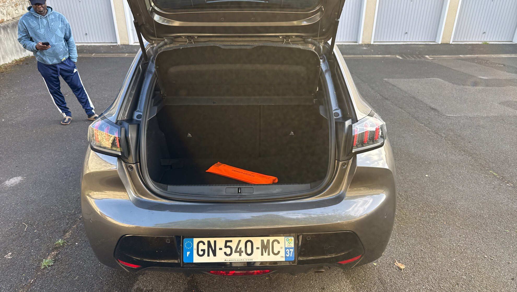 PEUGEOT 208) 208 PureTech 100 S&S BVM6 Allure 2023