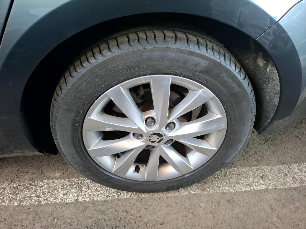 SKODA OCTAVIA COMBI 2.0 TDI 150 ch SCR FAP Business 2019