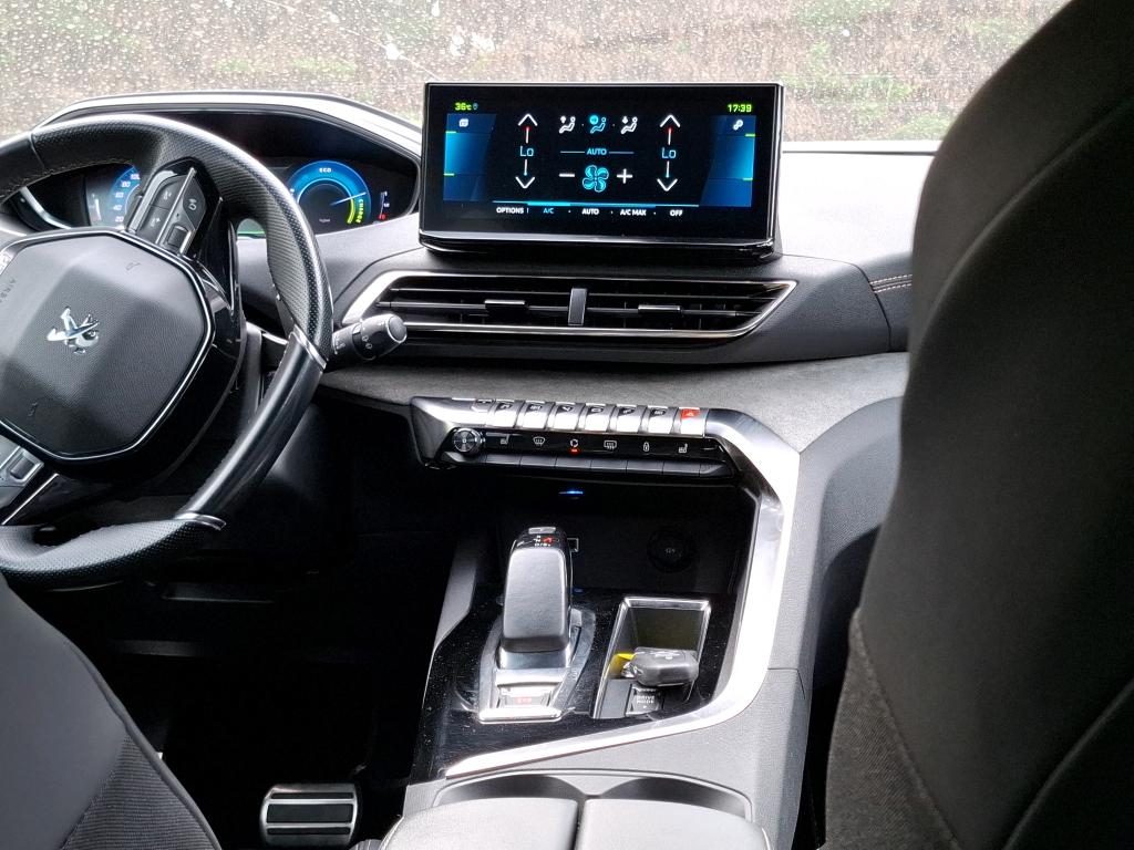PEUGEOT 3008 Hybrid 225 e-EAT8 GT Pack 2022