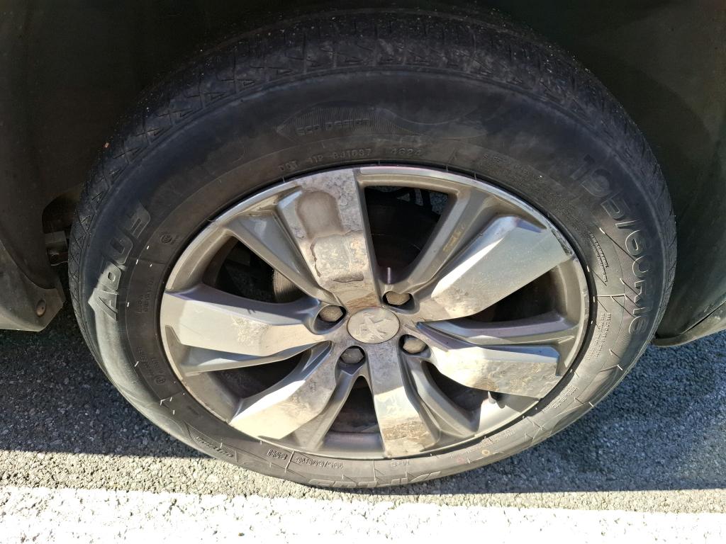 PEUGEOT 2008 1.6 e-HDi 115ch FAP BVM6 Allure 2014