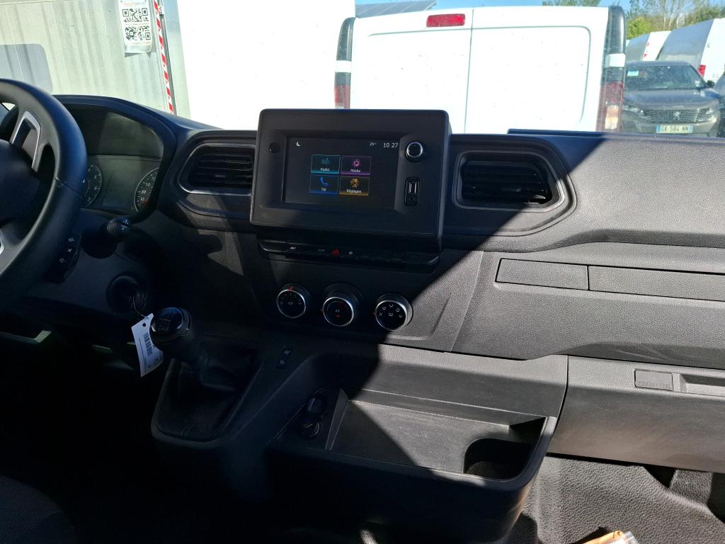 RENAULT MASTER FOURGON FGN TRAC F3300 L1H1 BLUE DCI 135 GRAND CONFORT 2023
