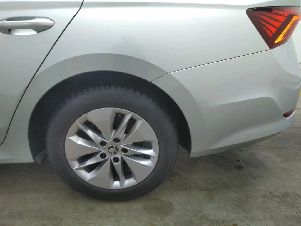SKODA OCTAVIA COMBI 2.0 TDI 150 ch DSG7 Business 2021