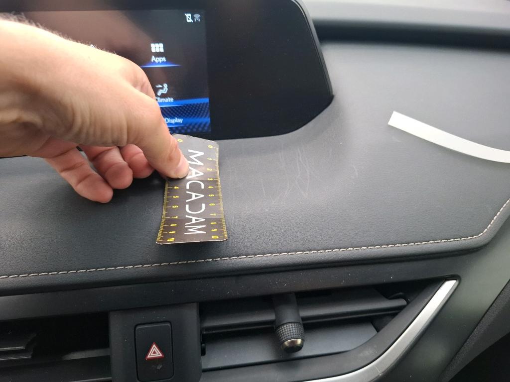 LEXUS  2020