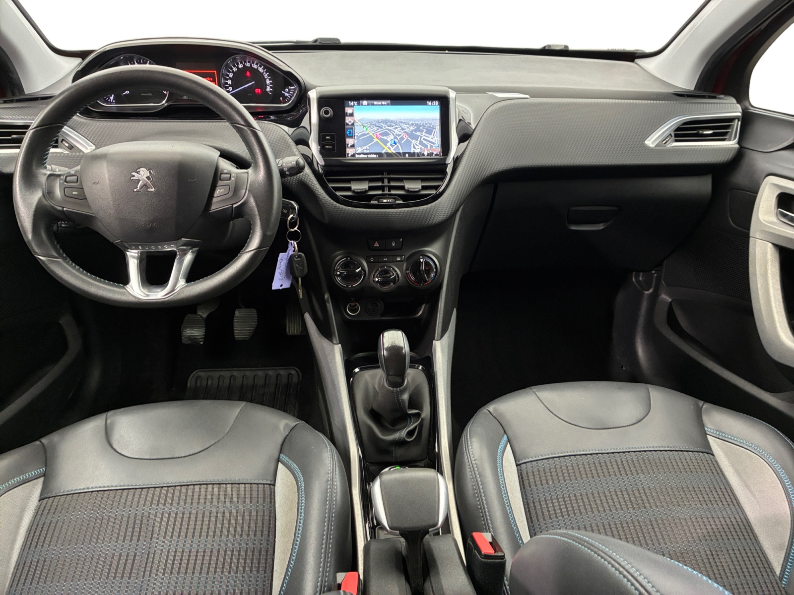 PEUGEOT 2008 1.2 PureTech 110ch S&S BVM5 Urban Cross 2015