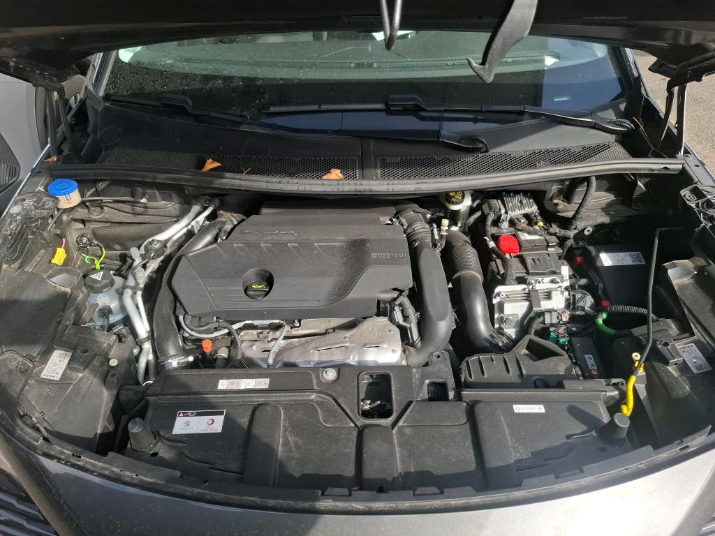 PEUGEOT 3008 Hybrid 225 e-EAT8 Allure Pack 2022