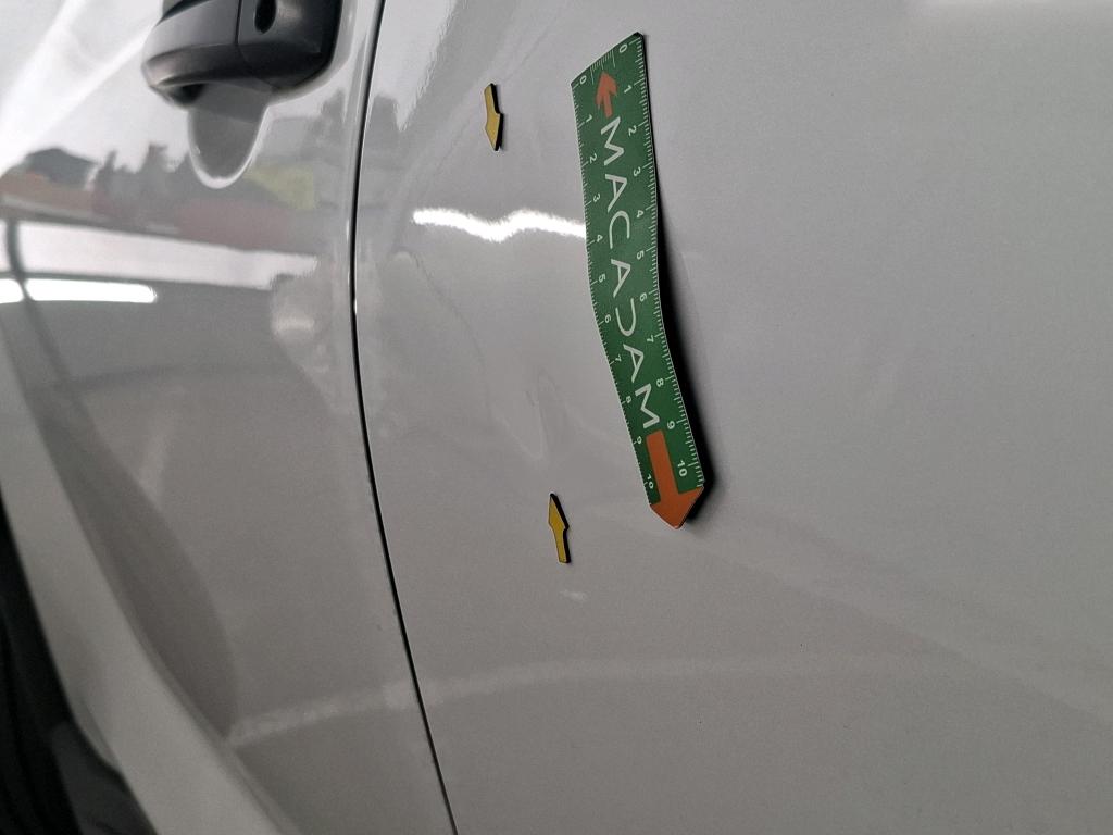 NISSAN  2025