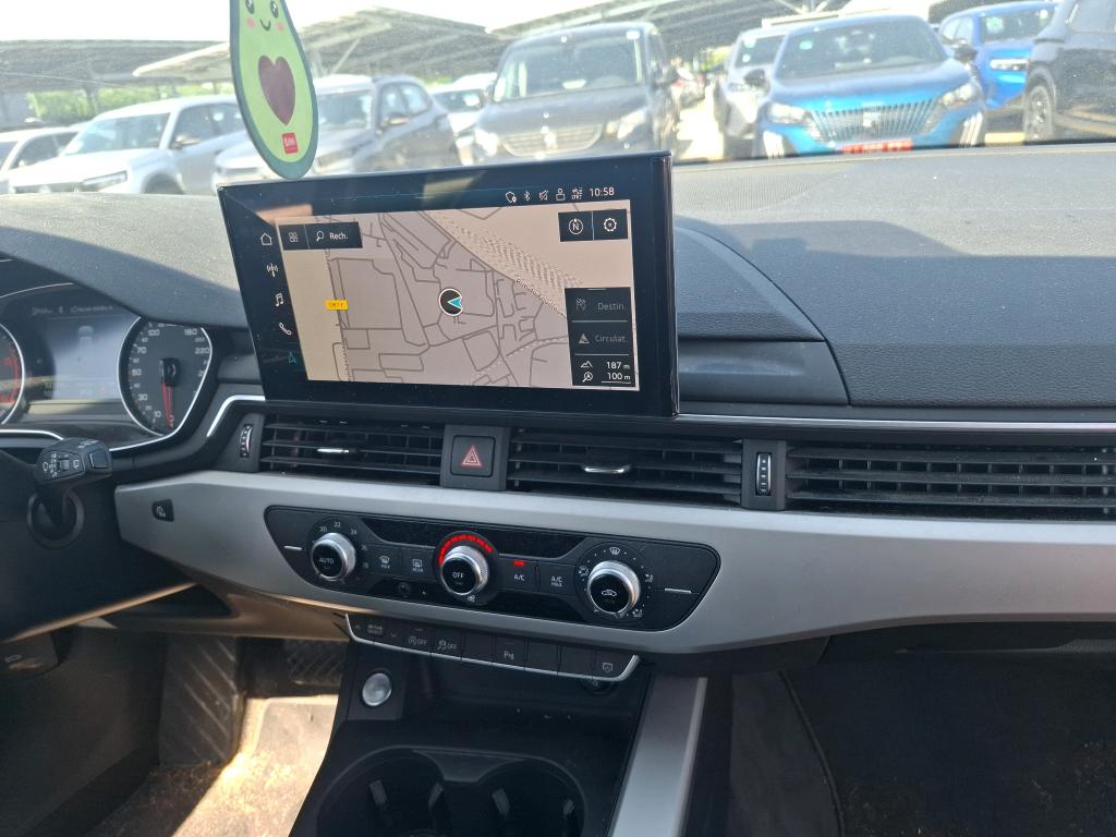 AUDI A4 AVANT 30 TDI 136 S tronic 7 Business Line 2023